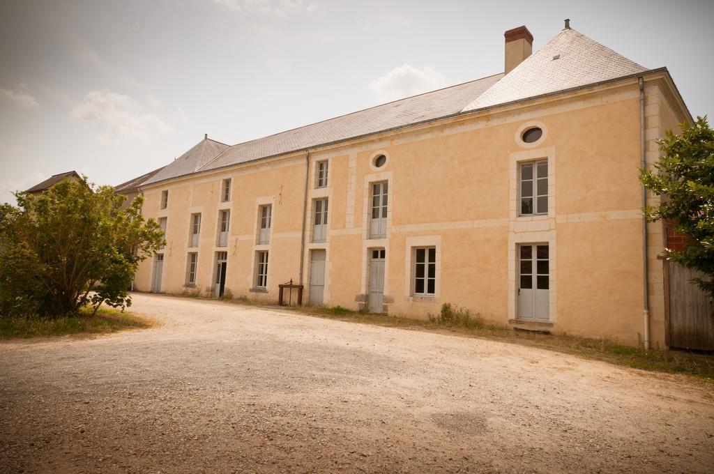 Gite Des Grands Moulins De Bauge Eksteriør bilde