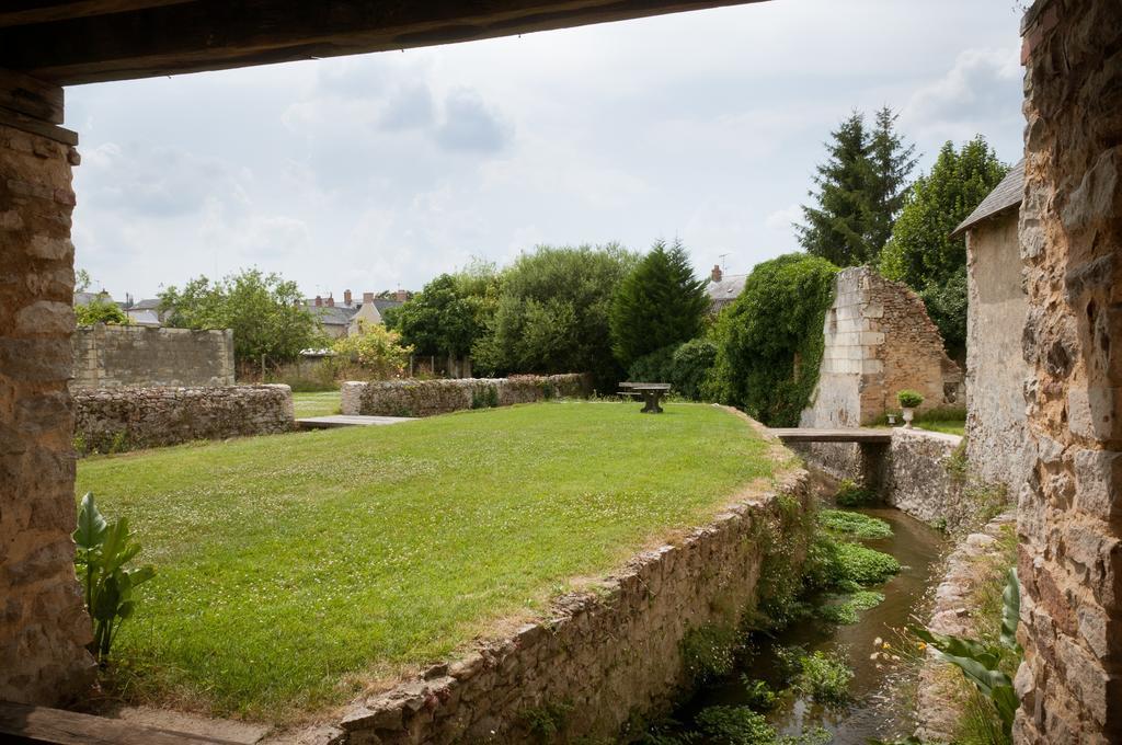Gite Des Grands Moulins De Bauge Eksteriør bilde
